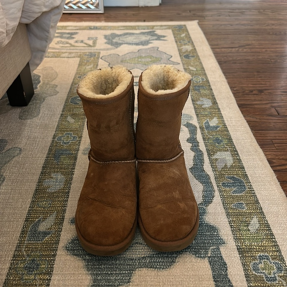 UGG BOOTS CLASSIC SHORT II